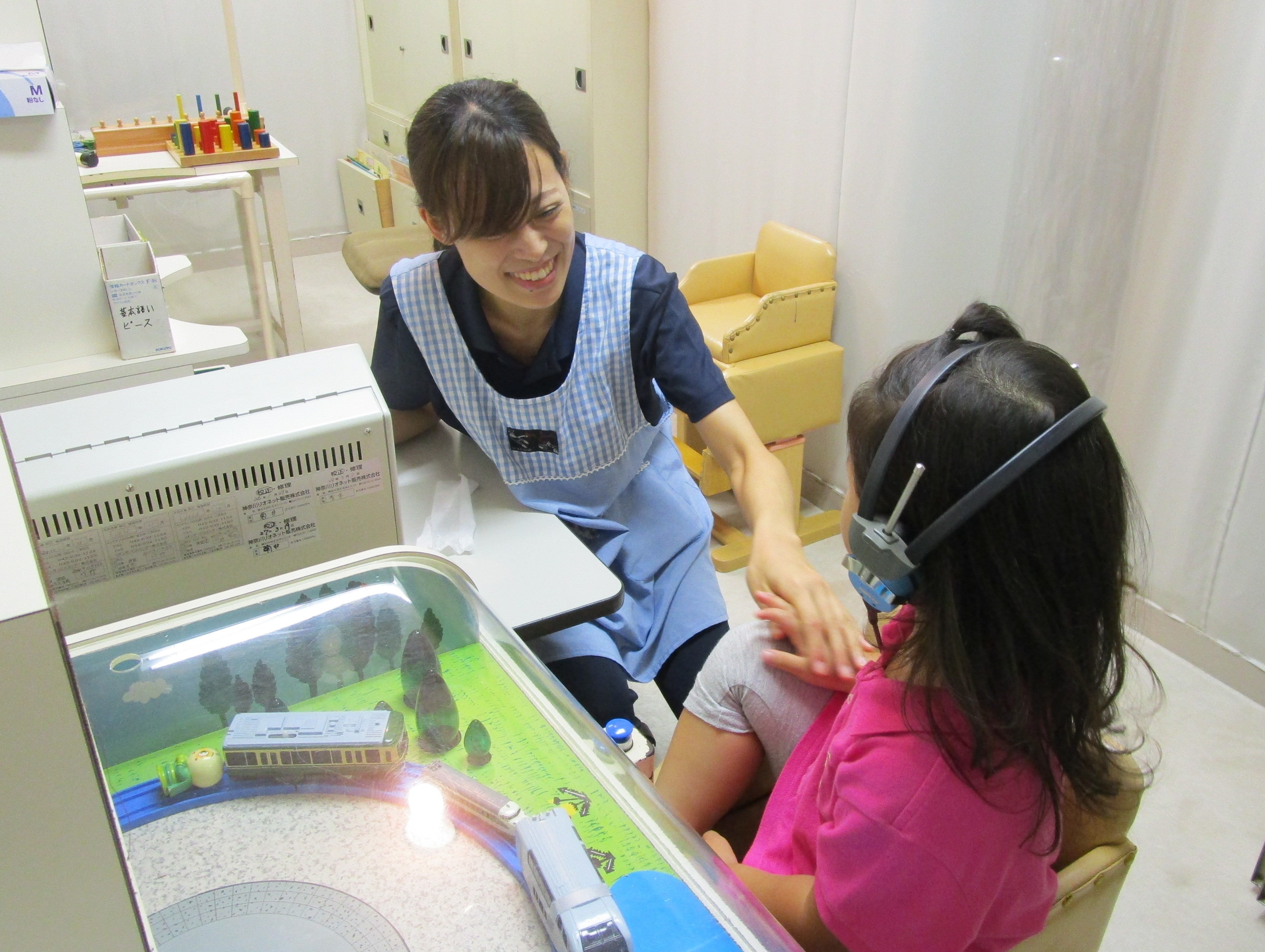 難聴療育、検査の様子